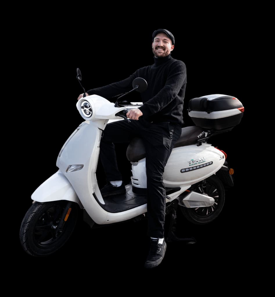 TiSTO Fahrer mit Elektroroller